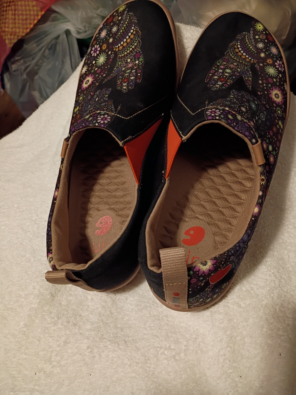 UIN Black Pray For Goodness Slip-On Mules with Tan Accents